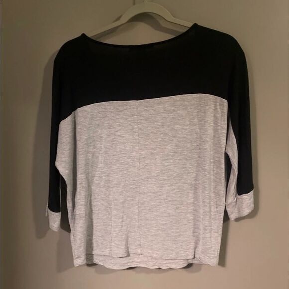 Forever 21 Women’s Top Blouse Color Block Size Small NWOT - Picture 2 of 4